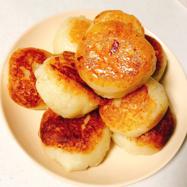 おやつにも おつまみにも 焼き揚げチーズいももち レシピ 作り方 By あおい ᴗ 楽天レシピ